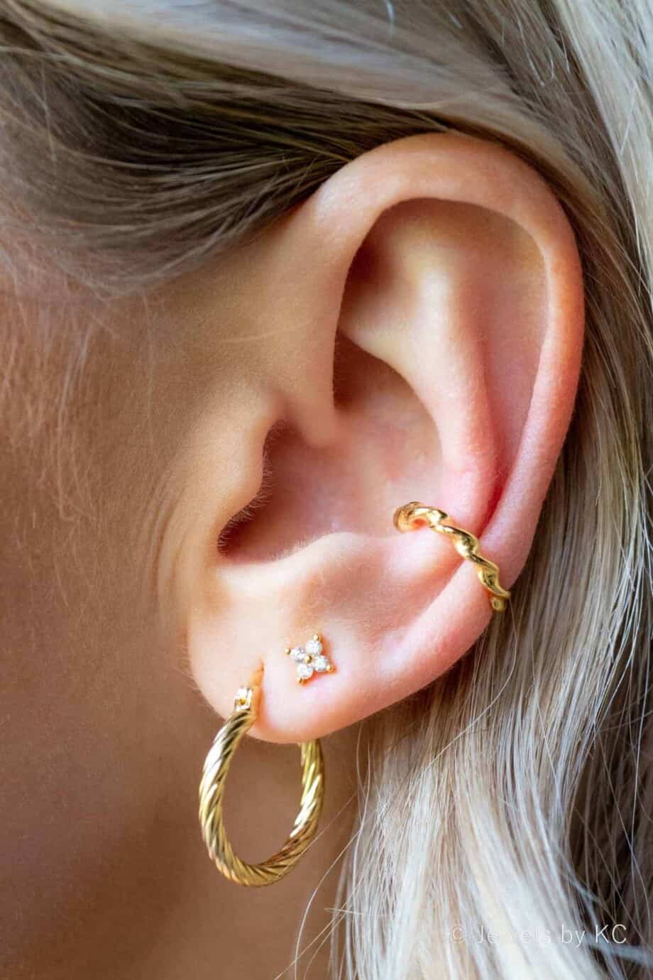 Gouden ear cuff 'Twisted' van Goud op Zilver