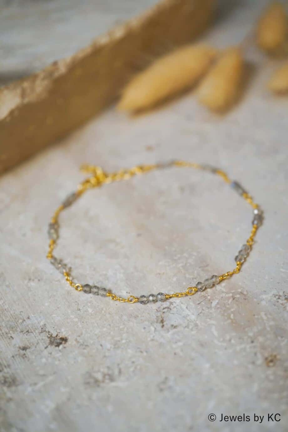 Gouden armband 'Rosary Labradorite' van Goud op Zilver