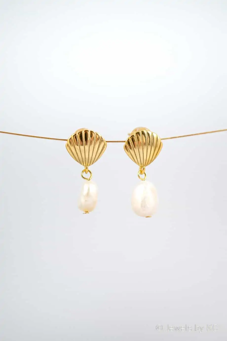 Gouden Shell and Pearl oorbellen schelpje en parel Goldplated Zilver