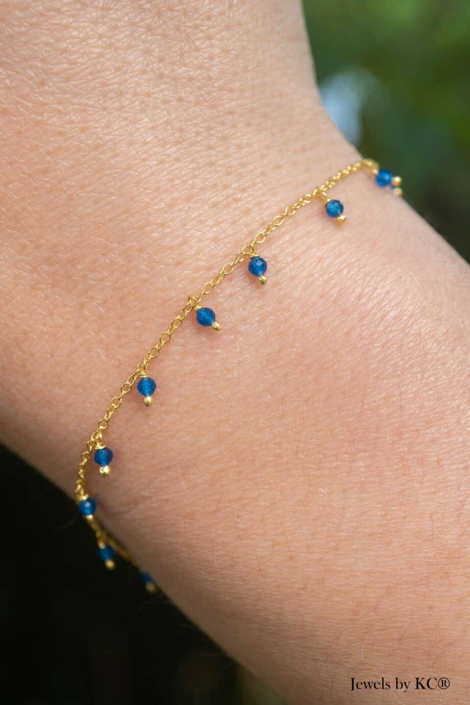 Gouden edelsteen armband Blauwe Jade hangende steentjes Goud op Zilver