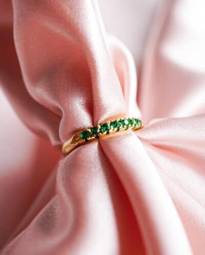 Gouden ring Emerald Green met Groene Zirkonia steentjes van 18K Gold filled Goud
