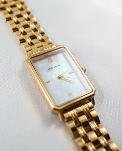Gouden vierkant dameshorloge klassiek parelmoer wijzerplaatje mother of pearl wit rechthoekig horloge goudkleurig chique -1