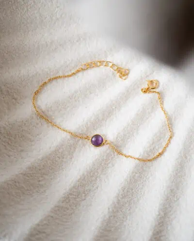 Gouden amethist armband paars edelsteentje geboortesteen februari geboorte cadeau van Goud op Zilver